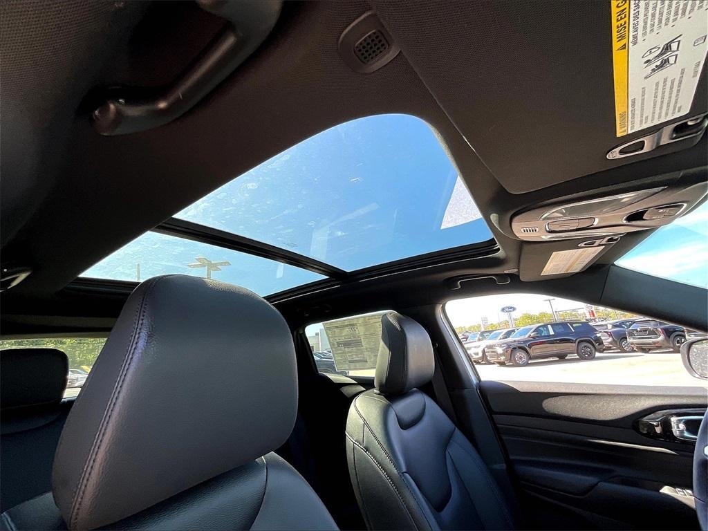 new 2025 Jeep Compass car, priced at $34,311