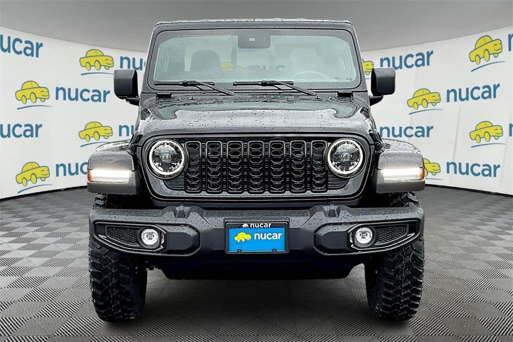 new 2025 Jeep Gladiator car, priced at $45,689