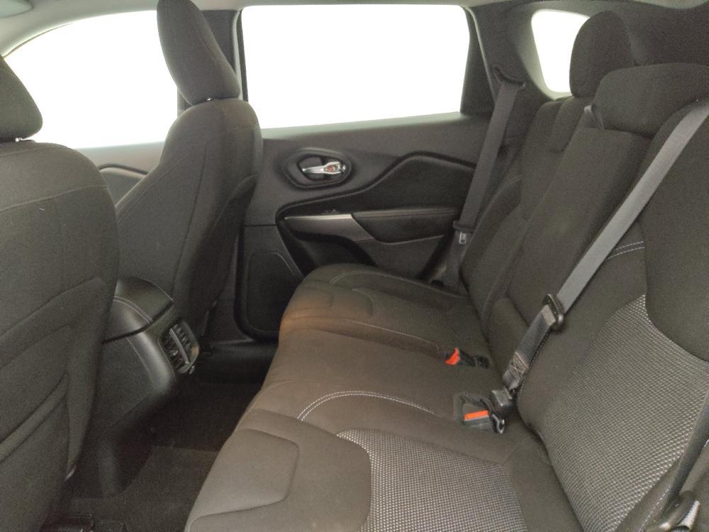 used 2021 Jeep Cherokee car, priced at $18,095