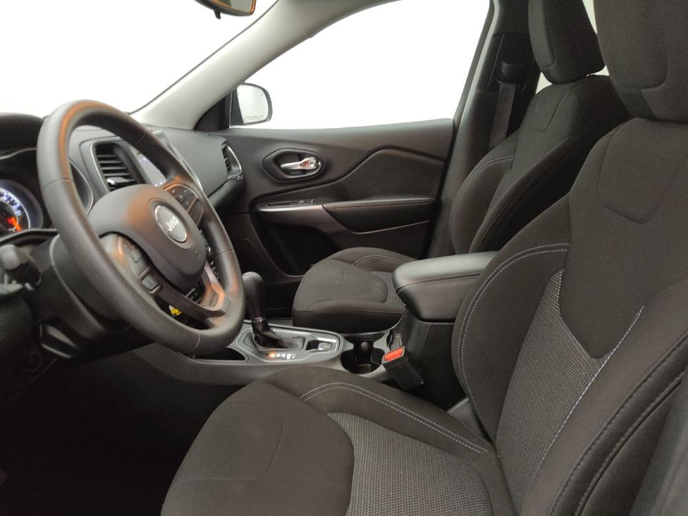 used 2021 Jeep Cherokee car, priced at $18,095