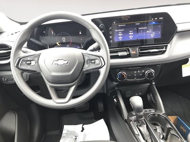 new 2025 Chevrolet TrailBlazer car, priced at $26,243