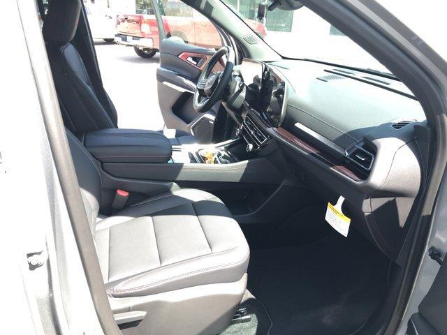 new 2025 Chevrolet Traverse car, priced at $50,801