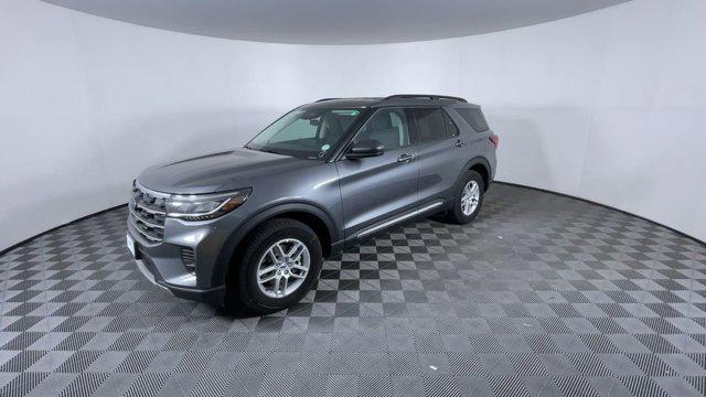 new 2025 Ford Explorer car, priced at $40,850