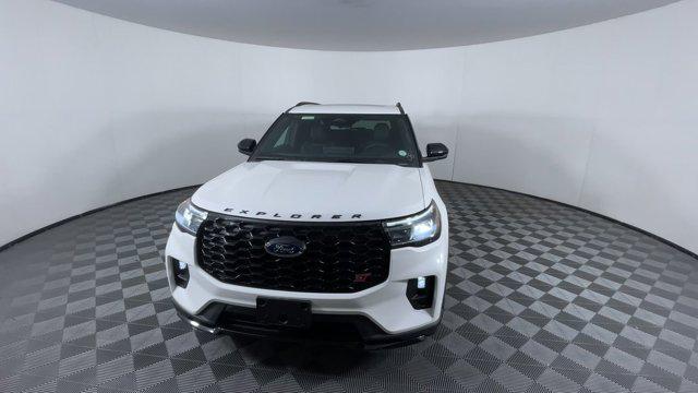 new 2025 Ford Explorer car, priced at $60,640