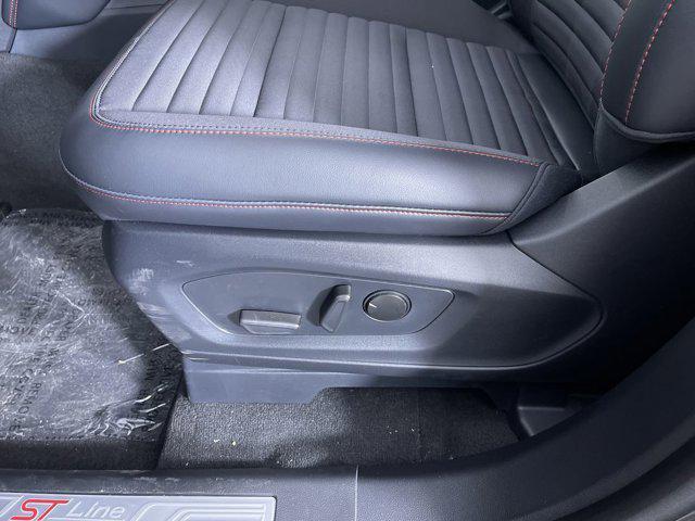 new 2025 Ford Explorer car, priced at $47,273