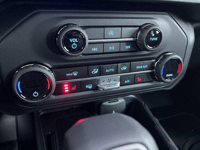 new 2025 Ford Bronco car, priced at $48,275