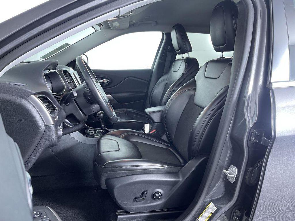 used 2019 Jeep Cherokee car, priced at $14,934