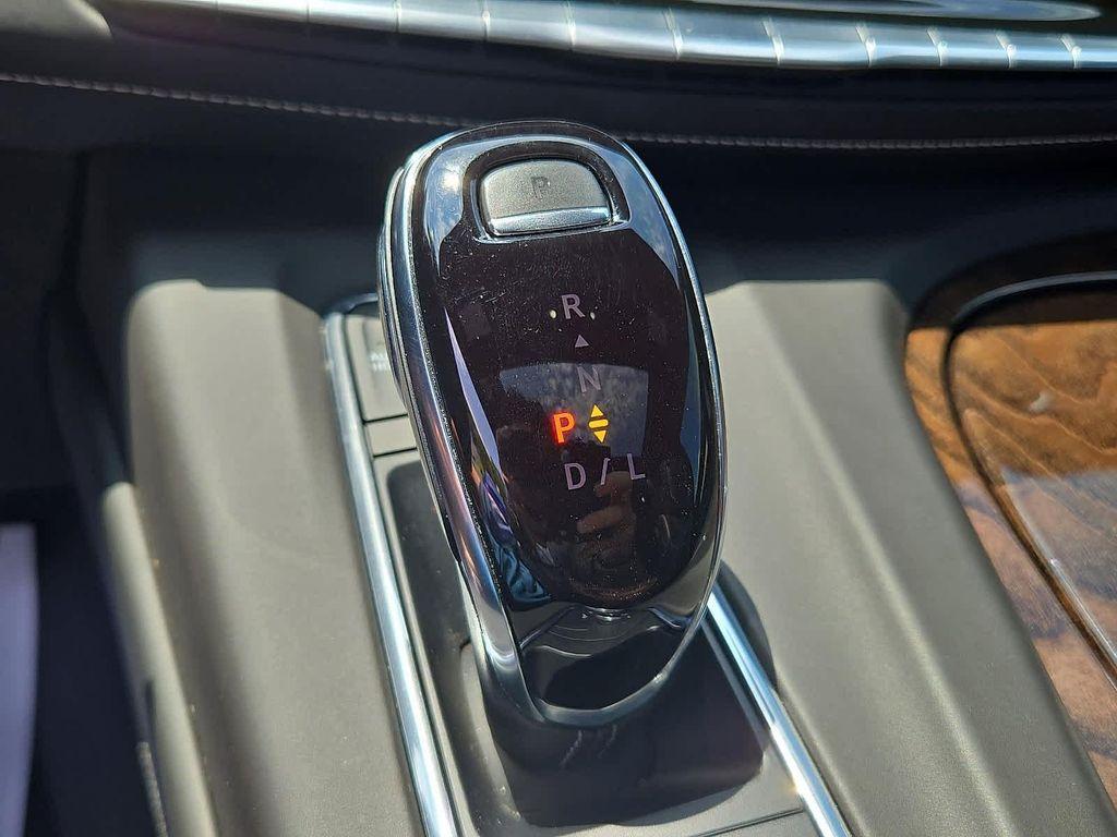used 2022 Cadillac Escalade ESV car, priced at $77,286