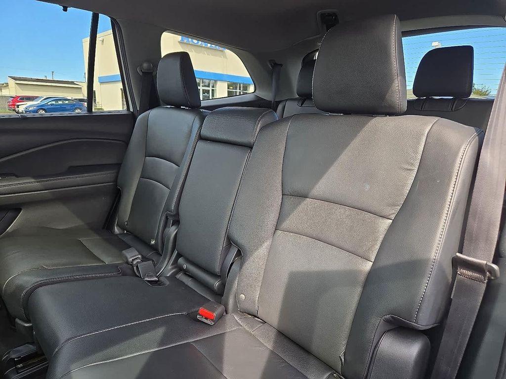 used 2022 Honda Pilot car, priced at $33,403
