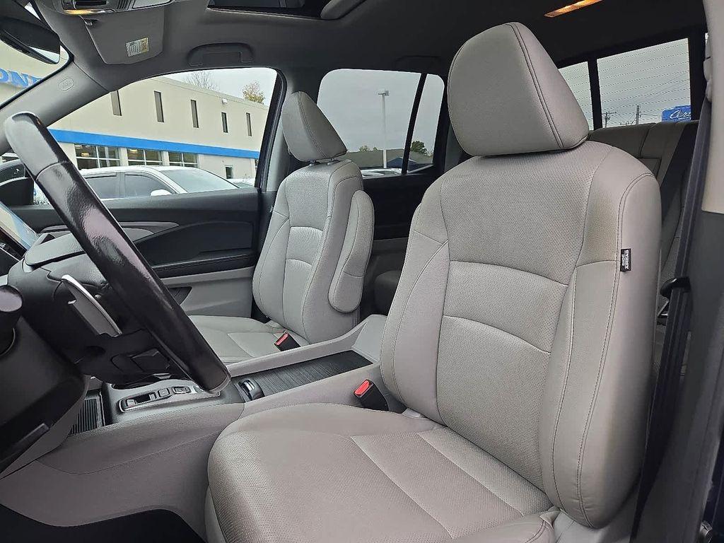 used 2023 Honda Ridgeline car, priced at $35,618