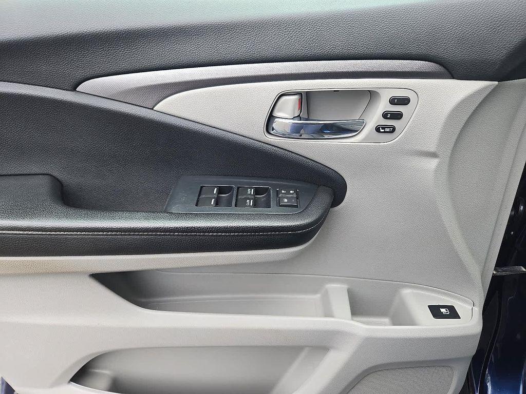 used 2023 Honda Ridgeline car, priced at $35,618