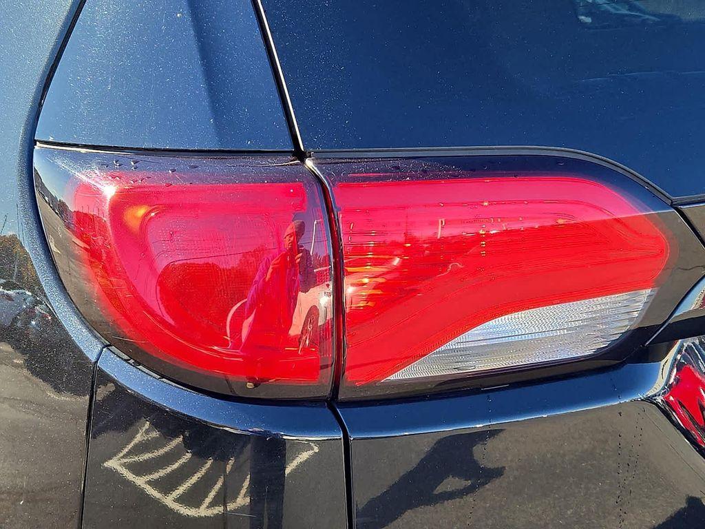 used 2019 Chrysler Pacifica car, priced at $18,936