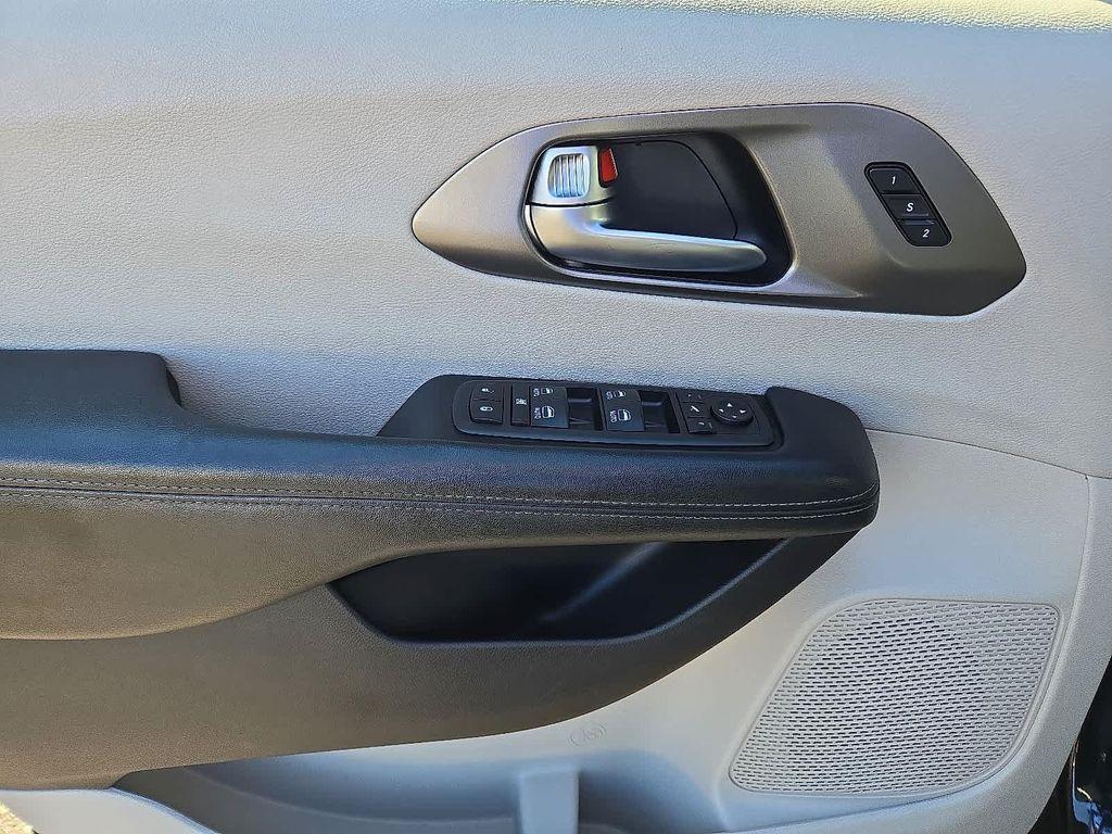 used 2019 Chrysler Pacifica car, priced at $18,936