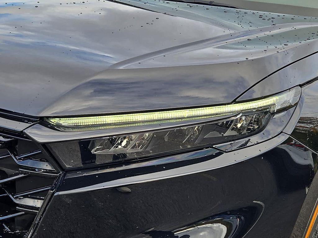 used 2023 Honda CR-V Hybrid car, priced at $33,689