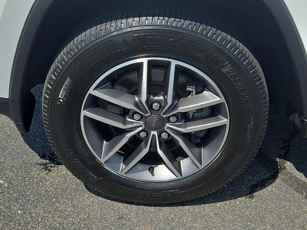 used 2022 Jeep Grand Cherokee car, priced at $29,400