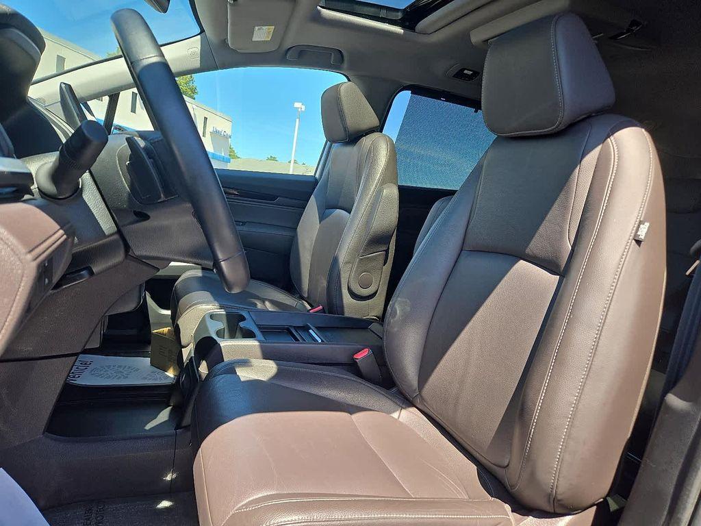 used 2023 Honda Odyssey car, priced at $37,364