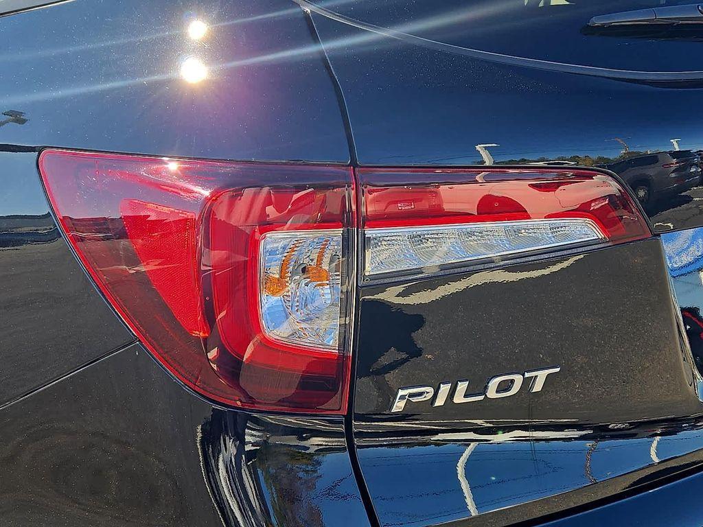 used 2022 Honda Pilot car, priced at $30,717