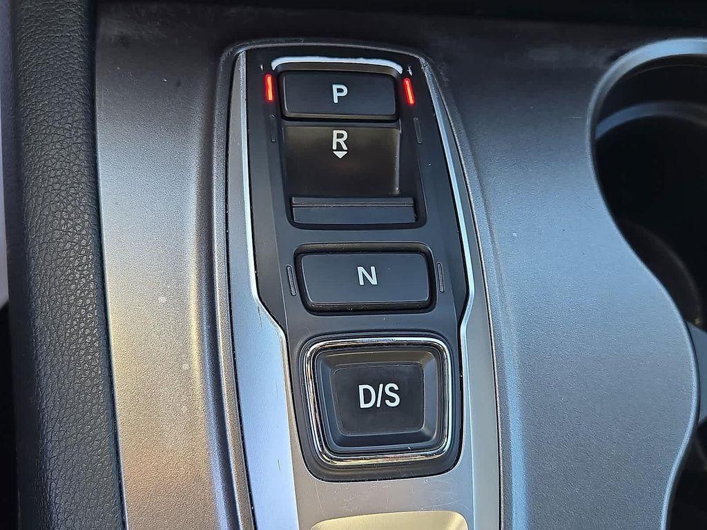 used 2022 Honda Pilot car, priced at $30,717