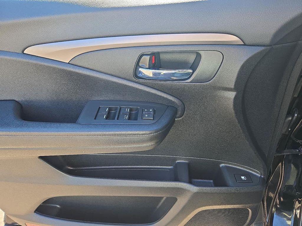 used 2022 Honda Pilot car, priced at $30,717