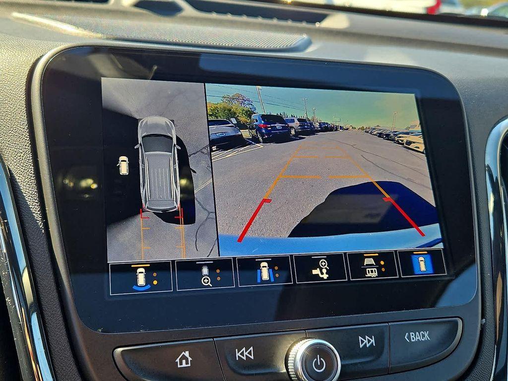 used 2024 Chevrolet Equinox car, priced at $28,636