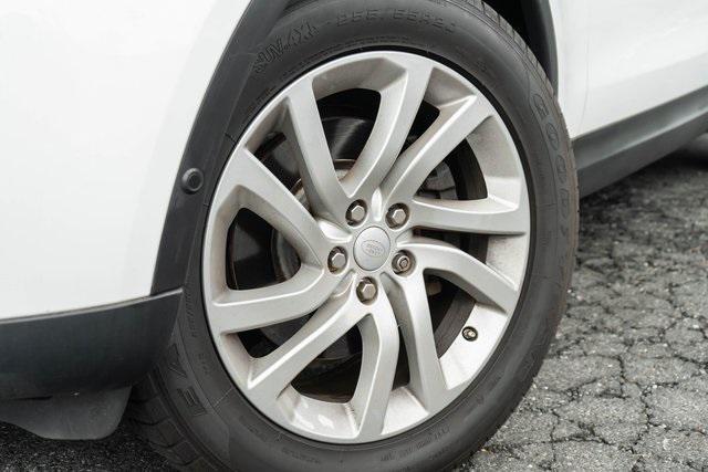 used 2017 Land Rover Discovery car, priced at $18,767