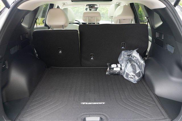 new 2025 Hyundai TUCSON Hybrid car, priced at $34,565