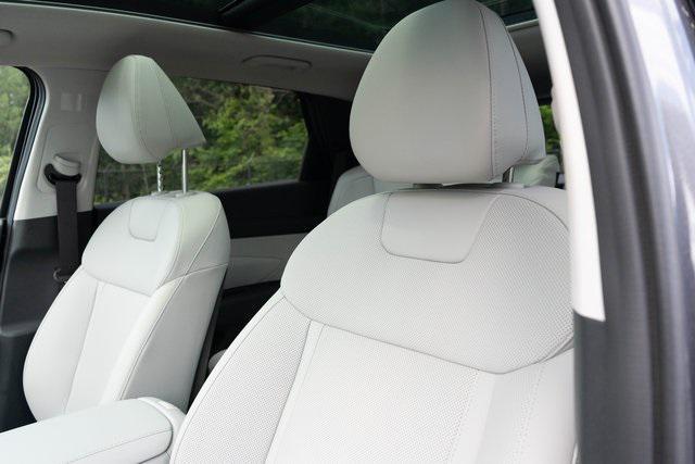 new 2025 Hyundai TUCSON Hybrid car, priced at $34,565