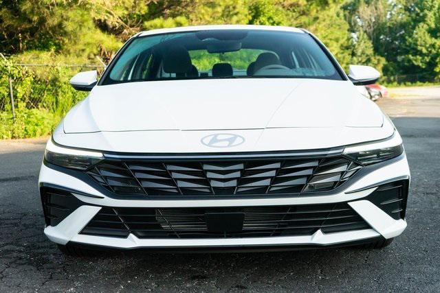 new 2024 Hyundai Elantra car, priced at $25,530