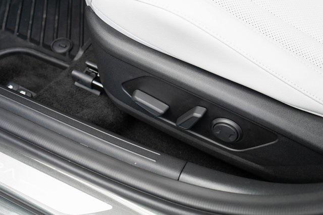 new 2025 Hyundai Elantra car, priced at $27,940