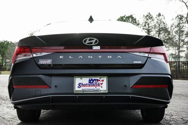 new 2024 Hyundai Elantra car, priced at $30,405