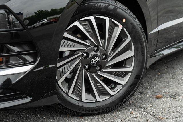 new 2025 Hyundai Sonata Hybrid car, priced at $30,883