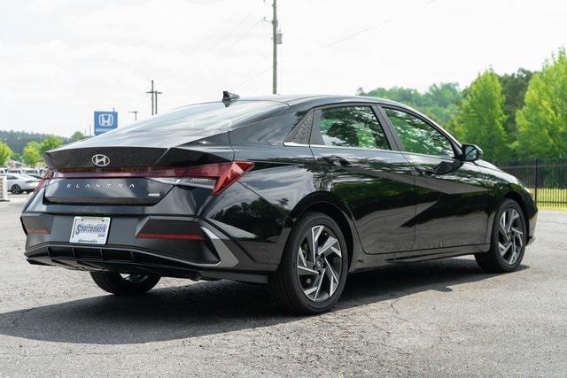 new 2025 Hyundai Elantra car, priced at $30,300