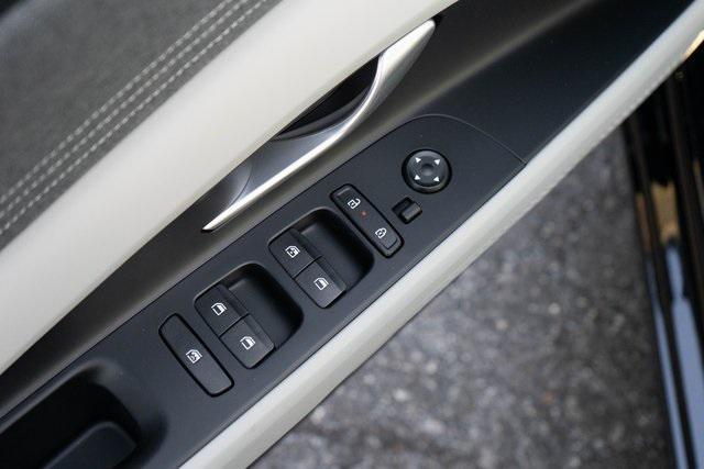 new 2025 Hyundai Elantra car, priced at $27,940