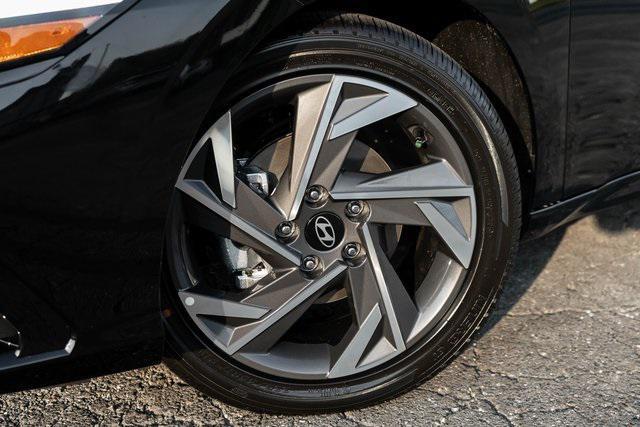 new 2025 Hyundai Elantra car, priced at $27,940
