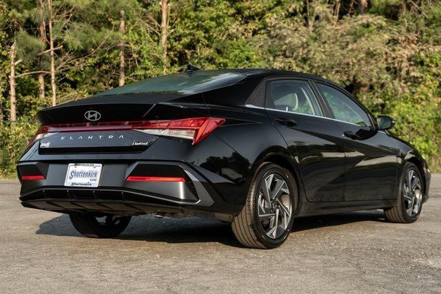 new 2025 Hyundai Elantra car, priced at $27,940