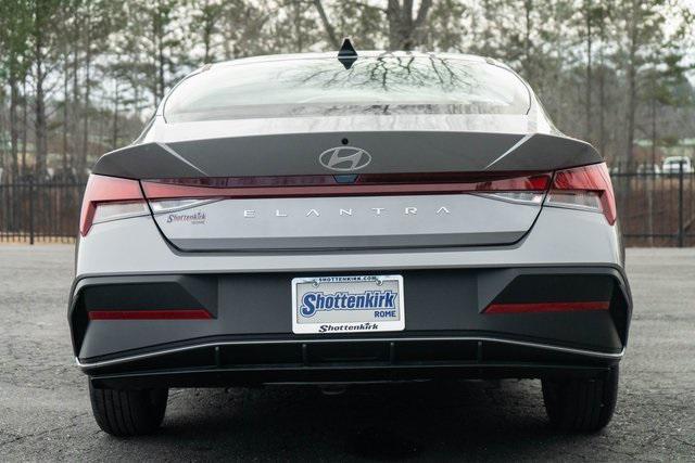 new 2025 Hyundai Elantra car