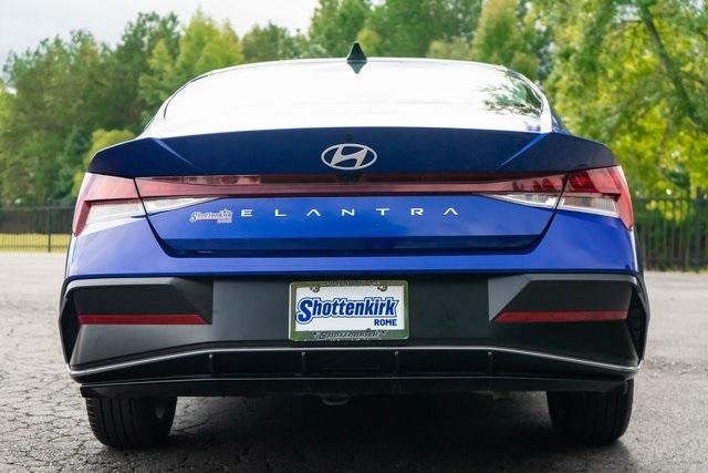 new 2024 Hyundai Elantra car