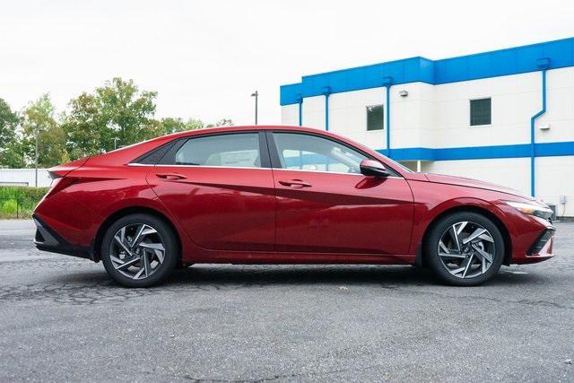 new 2025 Hyundai Elantra car, priced at $26,958