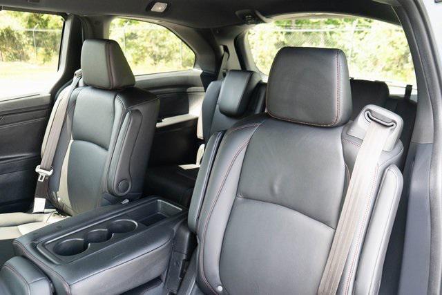 used 2025 Honda Odyssey car, priced at $43,895
