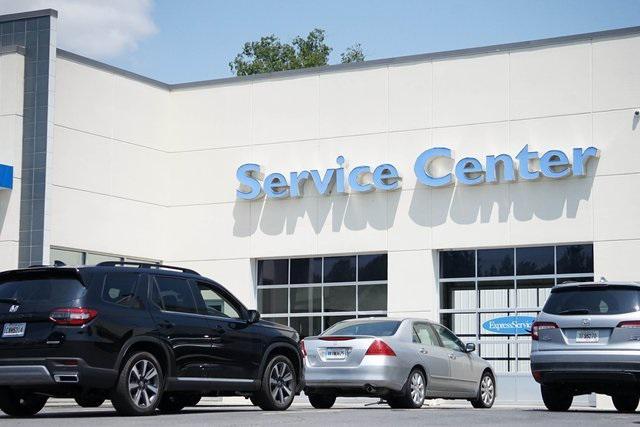 used 2023 Chevrolet Equinox car, priced at $22,000