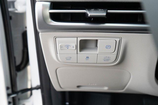 new 2026 Hyundai TUCSON Hybrid car, priced at $42,120