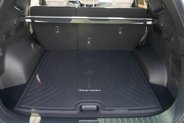new 2026 Hyundai TUCSON Hybrid car, priced at $41,555