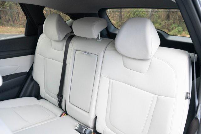 new 2025 Hyundai TUCSON Hybrid car, priced at $33,995