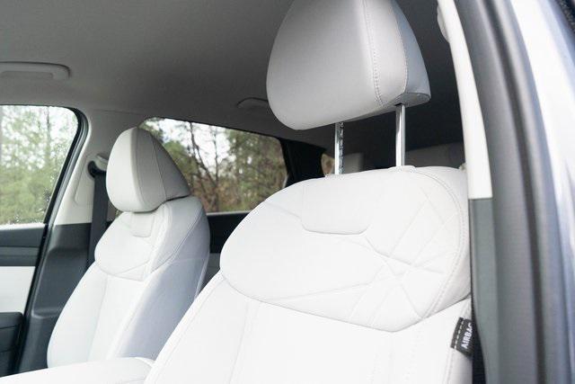 new 2025 Hyundai TUCSON Hybrid car, priced at $33,995
