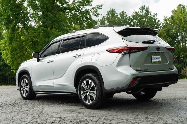 used 2021 Toyota Highlander car, priced at $32,695