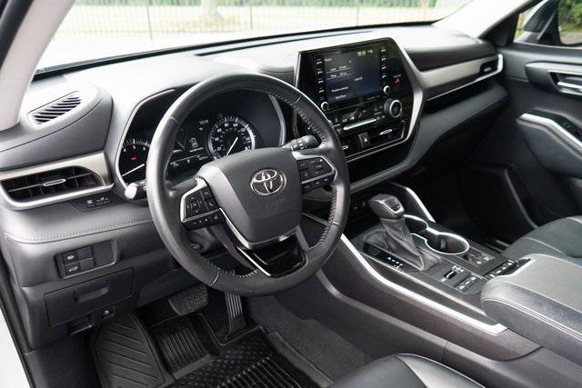 used 2021 Toyota Highlander car, priced at $32,695