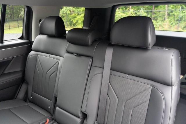 new 2025 Hyundai Santa Fe car, priced at $38,500
