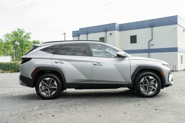 new 2025 Hyundai TUCSON Hybrid car, priced at $37,065