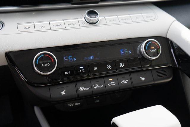 new 2025 Hyundai Elantra car, priced at $27,940