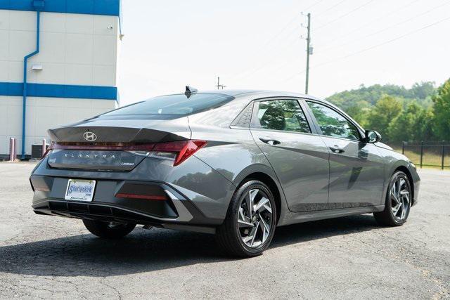 new 2025 Hyundai Elantra car, priced at $27,940
